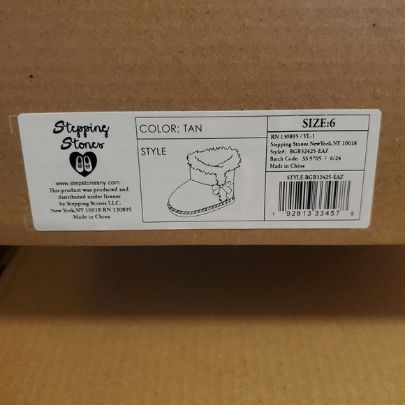 BearPaw Tan Kids Boots with Cream Fur - Picture 3 of 3